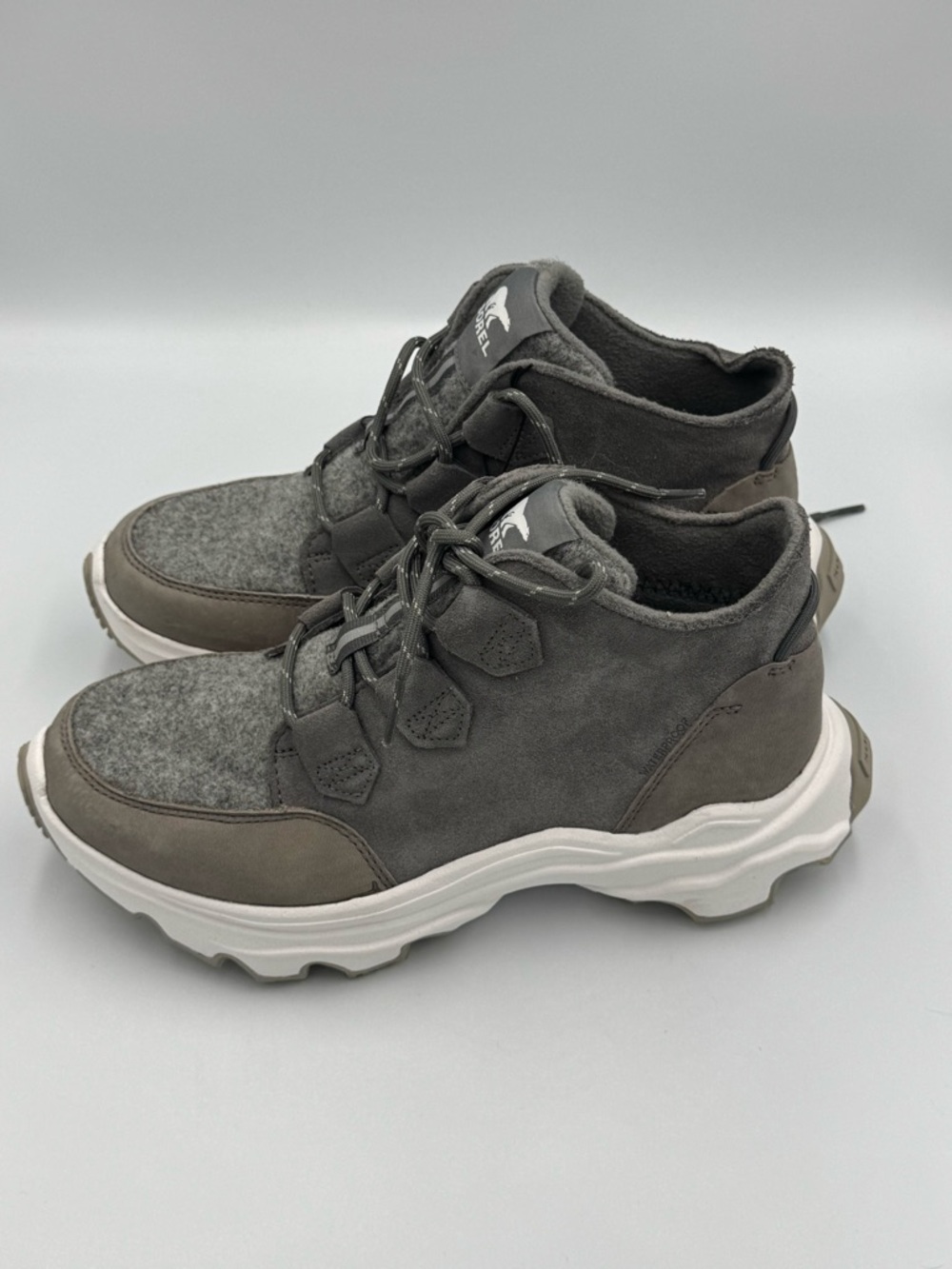 Sorel Kinetic Sneaker Boots Womens 8.5 Gray Waterproof Faux Fur NWT